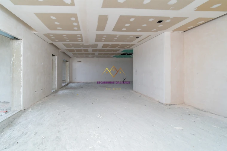 Apartamento T3 para Venda em Sacavém e Prior Velho Foto 15