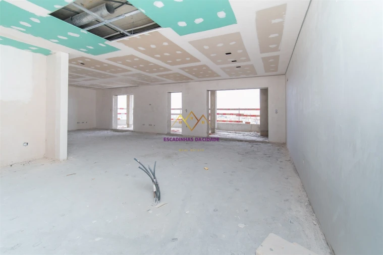 Apartamento T3 para Venda em Sacavém e Prior Velho Foto 14