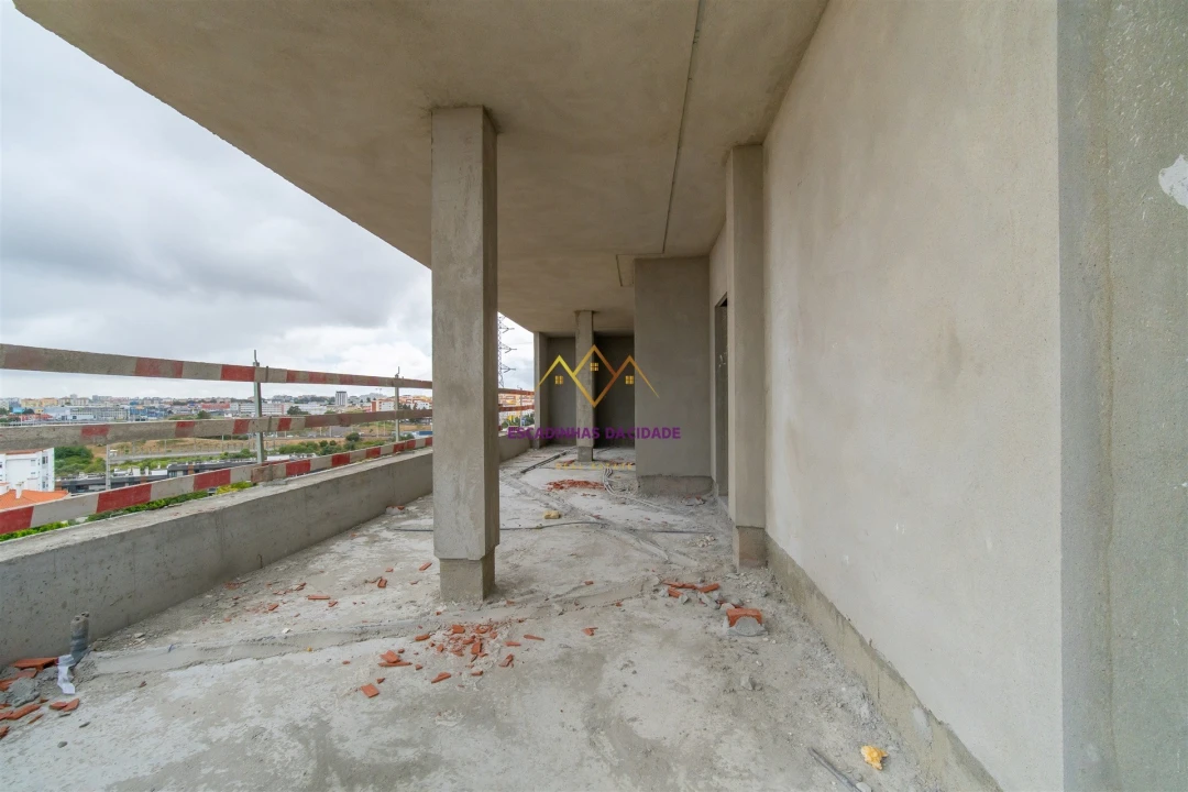 Apartamento T3 para Venda em Sacavém e Prior Velho Foto 9