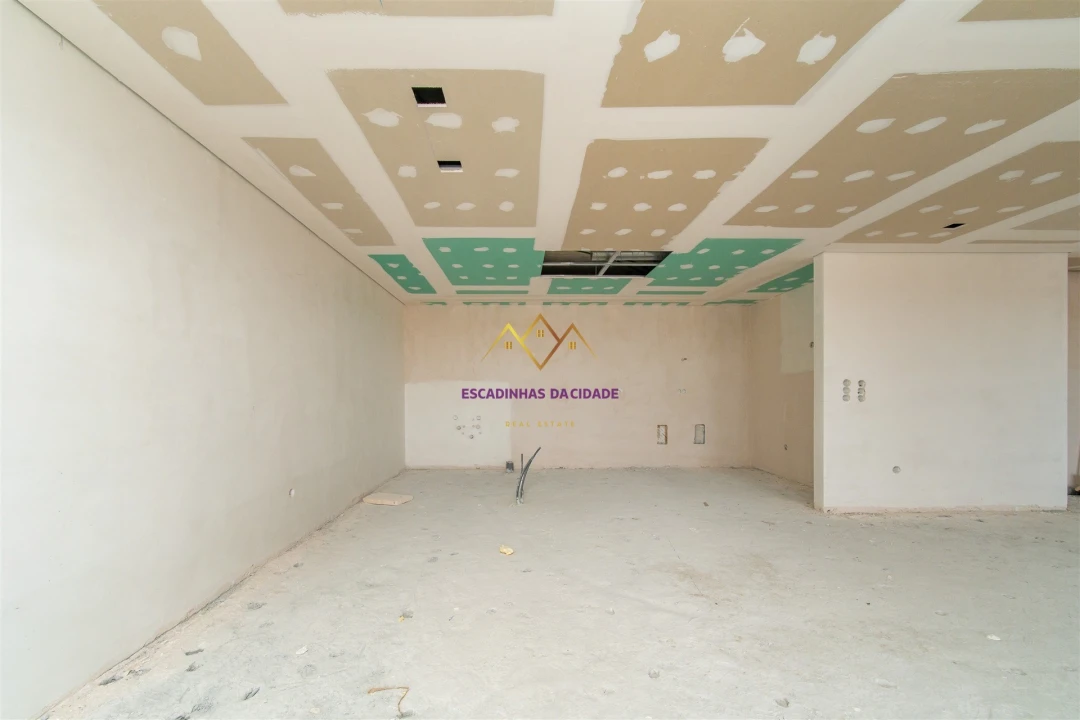 Apartamento T3 para Venda em Sacavém e Prior Velho Foto 12
