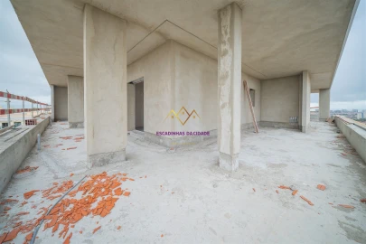 Apartamento T3 para Venda em Sacavém e Prior Velho