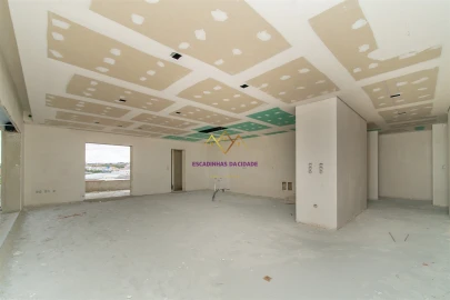 Apartamento T3 para Venda em Sacavém e Prior Velho