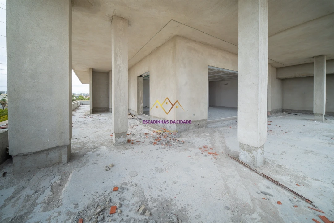 Apartamento T3 para Venda em Sacavém e Prior Velho Foto 4