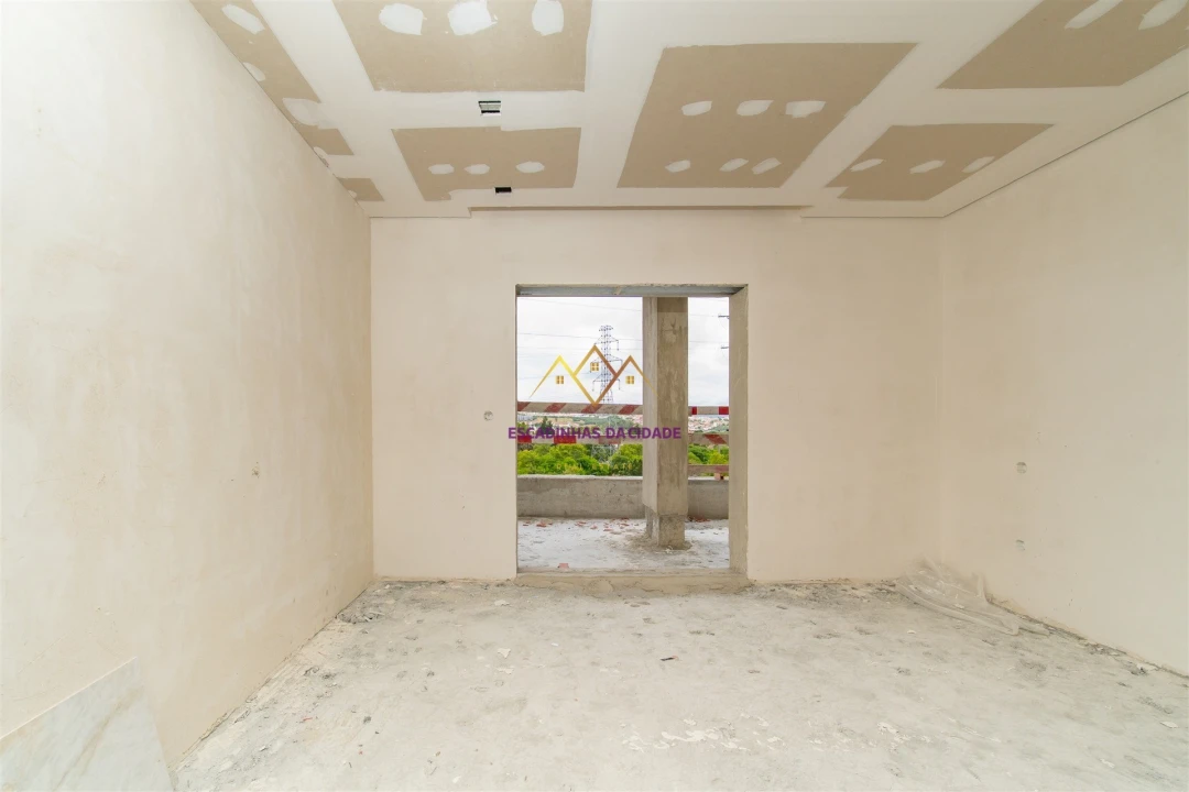 Apartamento T3 para Venda em Sacavém e Prior Velho Foto 29