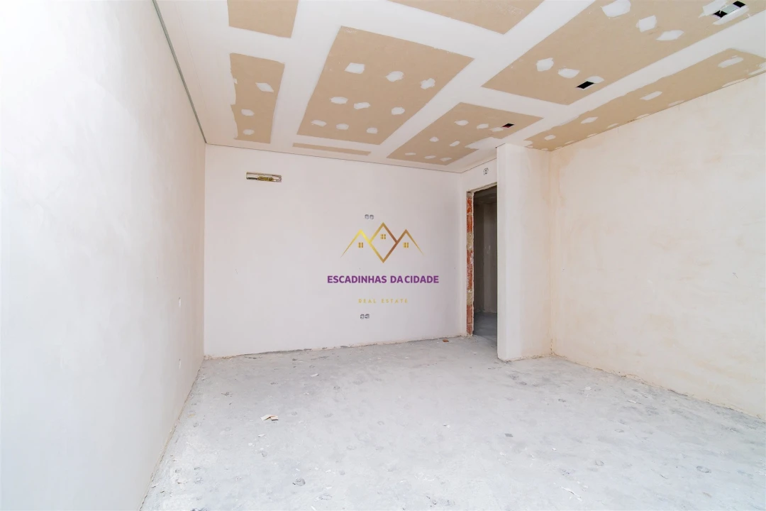 Apartamento T3 para Venda em Sacavém e Prior Velho Foto 28