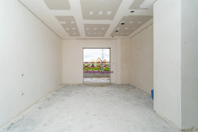 Apartamento T3 para Venda em Sacavém e Prior Velho Foto 33