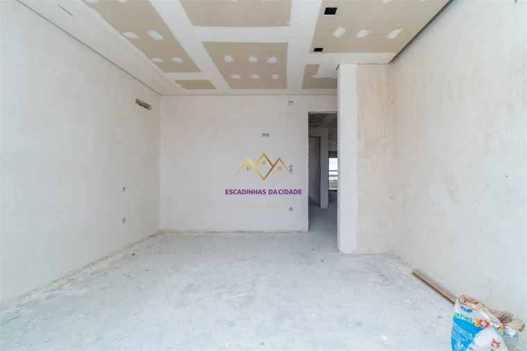 Apartamento T3 para Venda em Sacavém e Prior Velho Foto 31