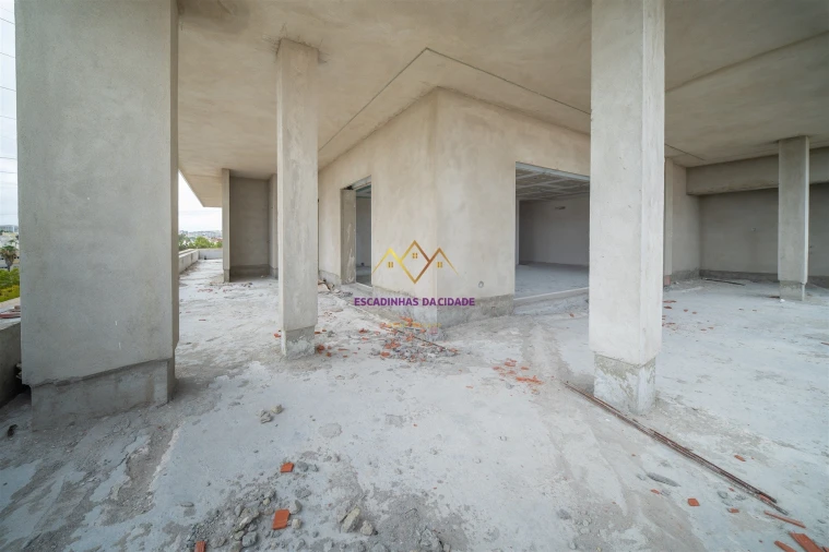 Apartamento T3 para Venda em Sacavém e Prior Velho Foto 4