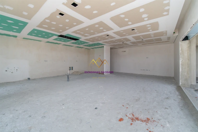 Apartamento T3 para Venda em Sacavém e Prior Velho Foto 12