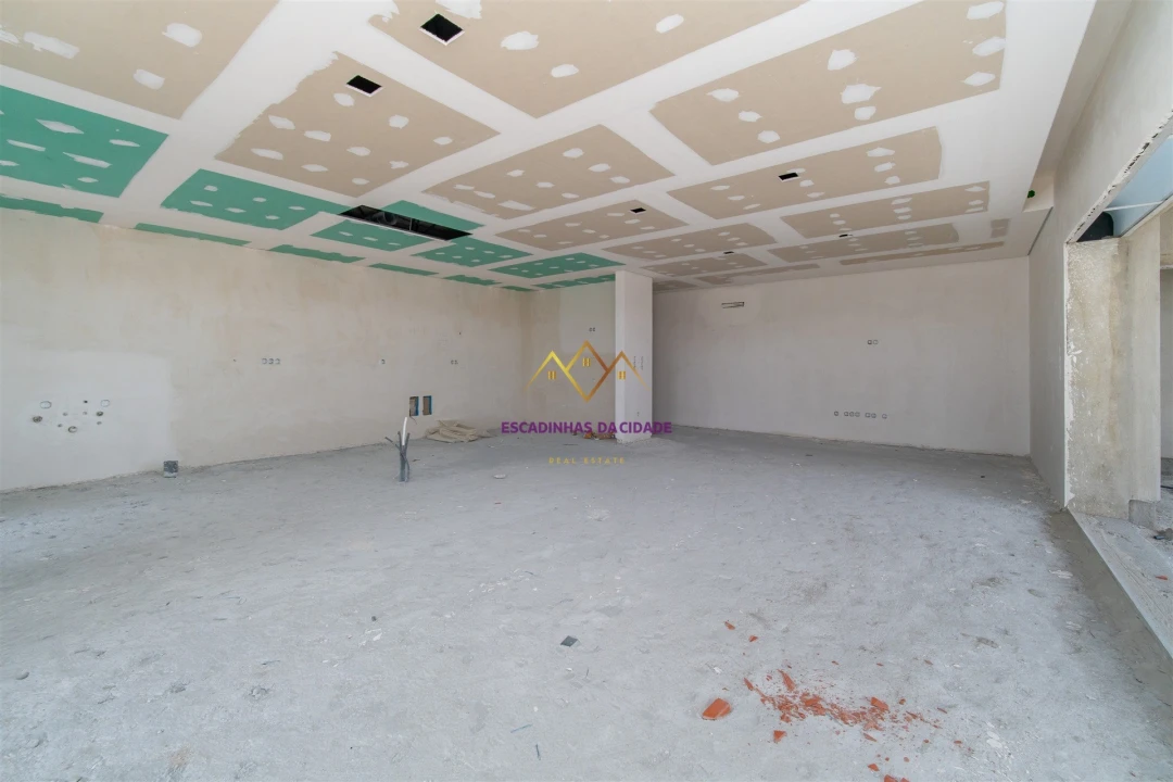 Apartamento T3 para Venda em Sacavém e Prior Velho Foto 12