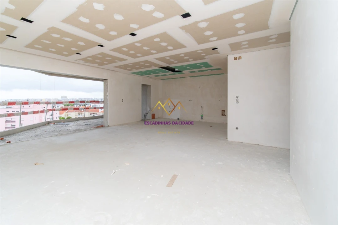 Apartamento T2 para Venda em Sacavém e Prior Velho Foto 8