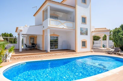 Moradia T4 para Venda em Albufeira e Olhos de Água