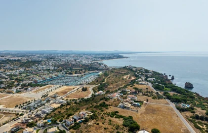 Moradia T4 para Venda em Albufeira e Olhos de Água