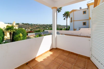 Moradia T4 para Venda em Albufeira e Olhos de Água