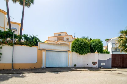 Moradia T4 para Venda em Albufeira e Olhos de Água