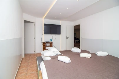 Moradia T4 para Venda em Albufeira e Olhos de Água