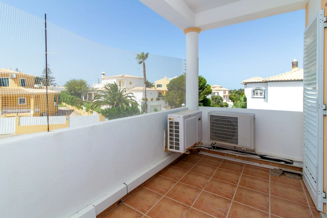 Moradia T4 para Venda em Albufeira e Olhos de Água Foto 36