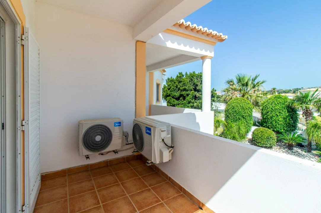 Moradia T4 para Venda em Albufeira e Olhos de Água Foto 25