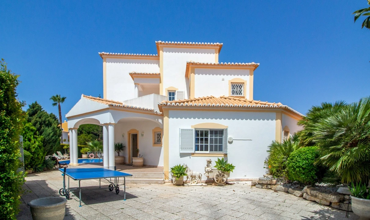 Moradia T4 para Venda em Albufeira e Olhos de Água Foto 9