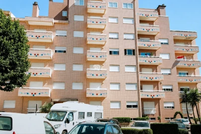 Apartamento T2 para Arrendamento em Vila Nova de Famalicão e Calendário