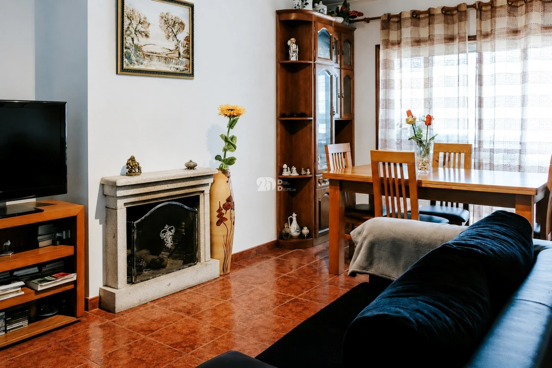 Apartamento T2 para Arrendamento em Vila Nova de Famalicão e Calendário Foto 2