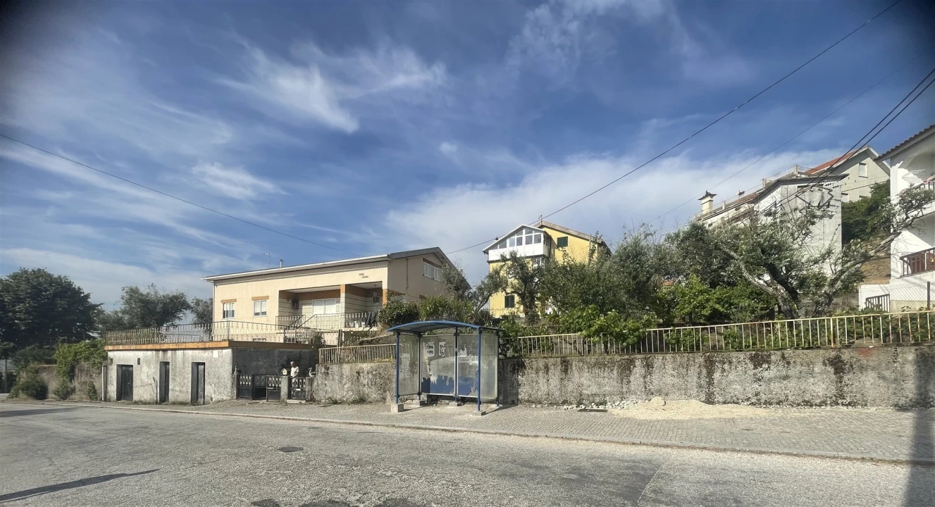 Moradia T6 para Venda em Melo e Nabais Foto 2