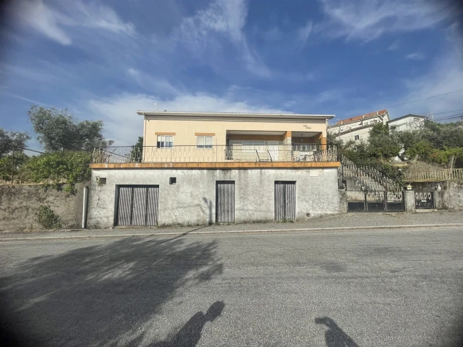 Moradia T6 para Venda em Melo e Nabais Foto 3
