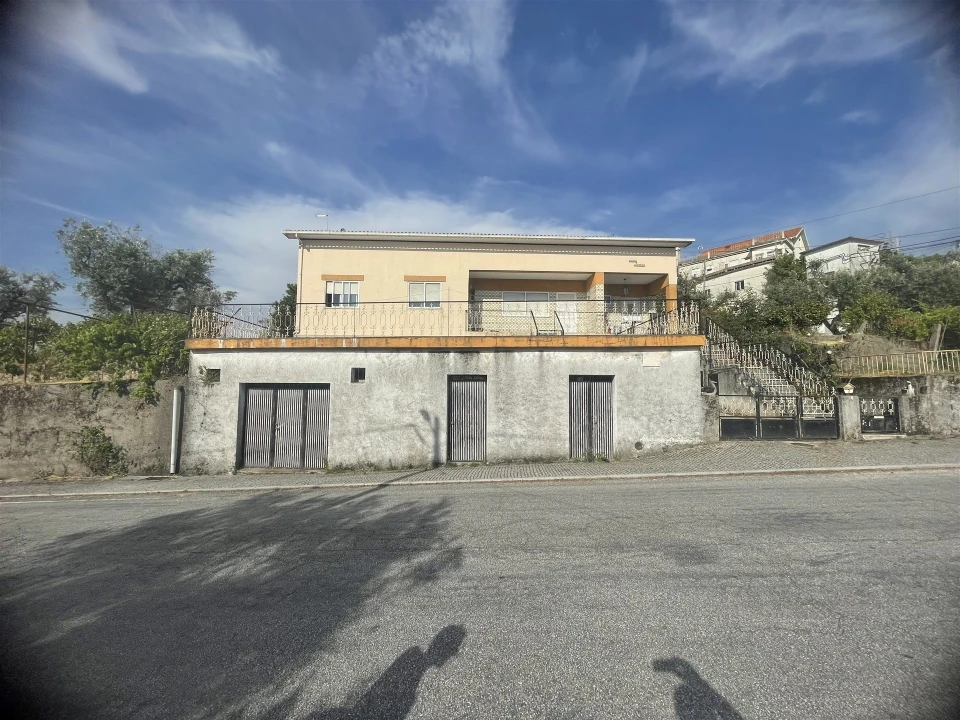 Moradia T6 para Venda em Melo e Nabais Foto 3