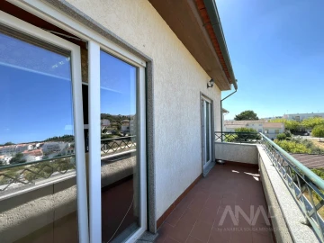 Apartamento T4 para Venda em Abraveses