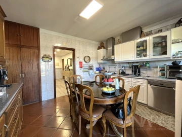 Apartamento T4 para Venda em Abraveses