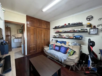 Apartamento T4 para Venda em Abraveses