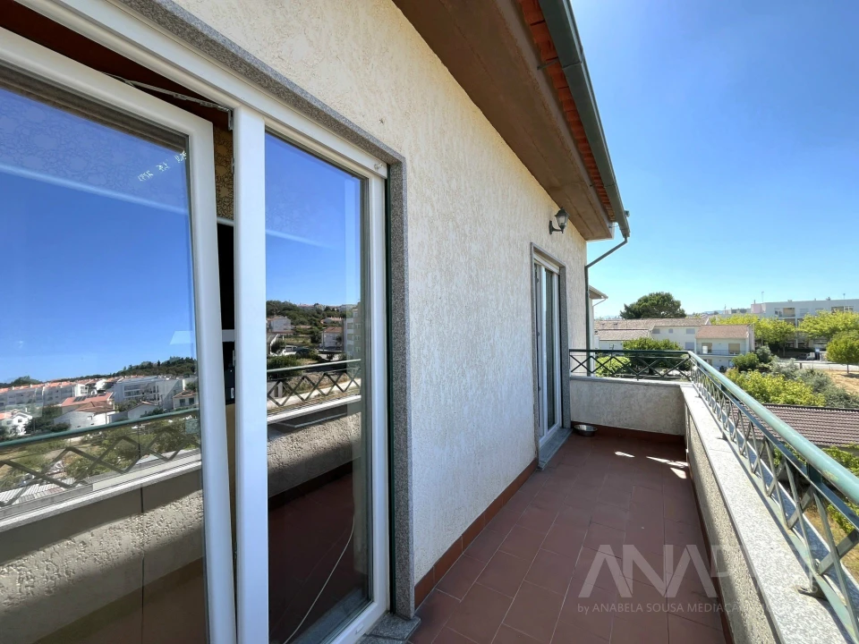 Apartamento T4 para Venda em Abraveses Foto 32