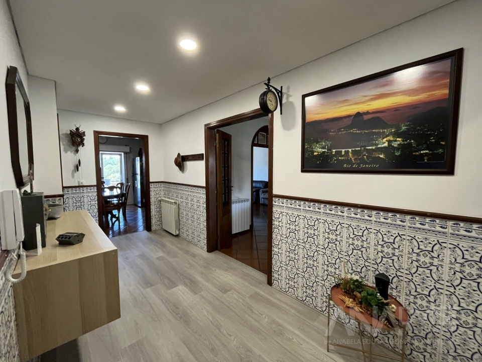 Apartamento T4 para Venda em Abraveses Foto 8