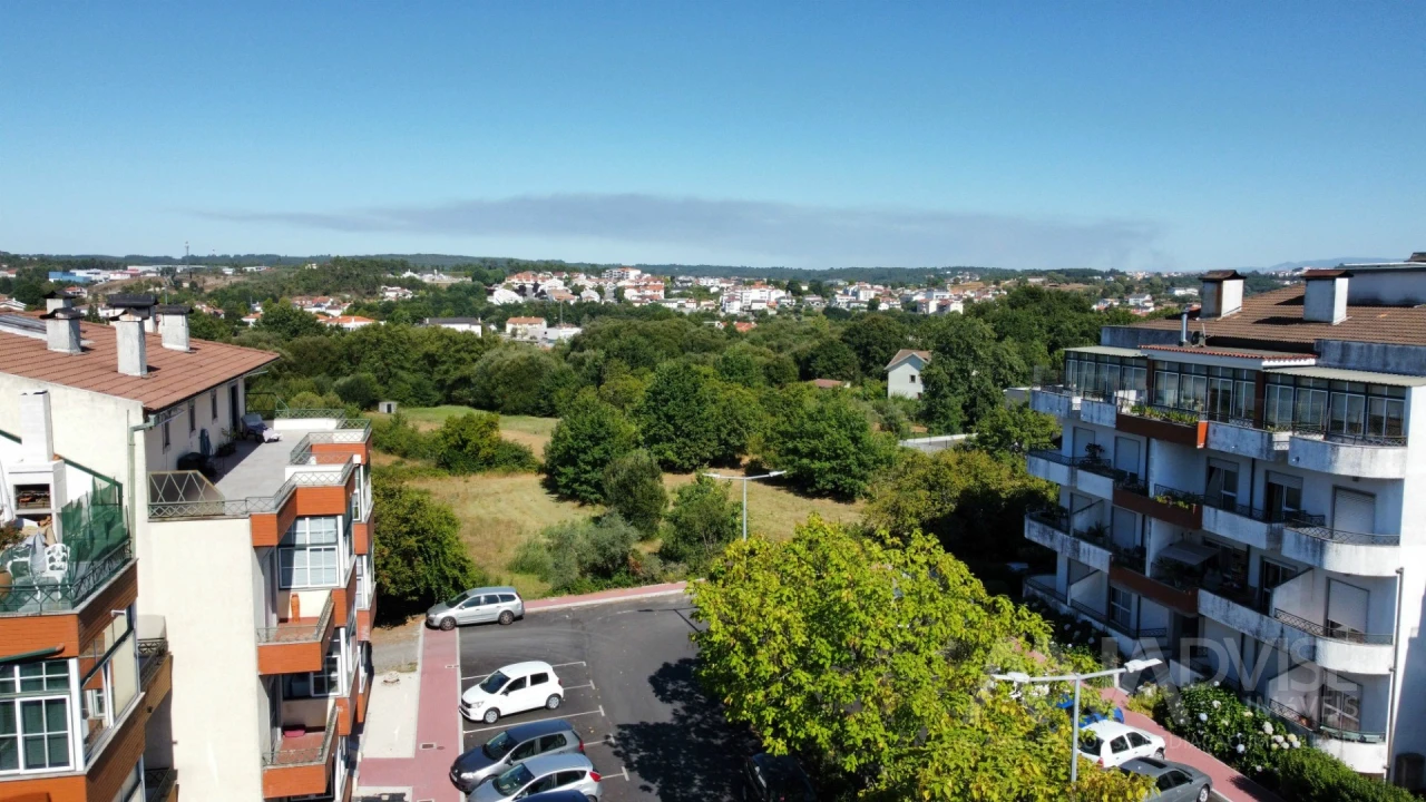 Apartamento T4 para Venda em Abraveses Foto 5