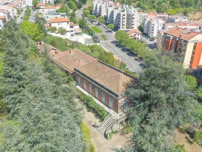 Moradia T10 para Venda em Nossa Senhora da Conceição, São Pedro e São Dinis Foto 2