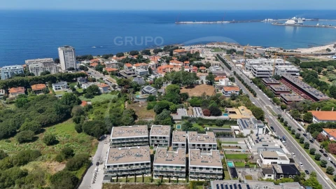 Apartamento T4 para Venda em Aldoar, Foz do Douro e Nevogilde