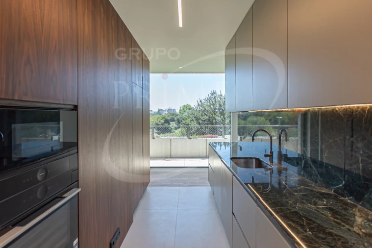 Apartamento T4 para Venda em Aldoar, Foz do Douro e Nevogilde Foto 3