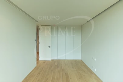 Apartamento T4 para Venda em Aldoar, Foz do Douro e Nevogilde