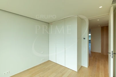 Apartamento T4 para Venda em Aldoar, Foz do Douro e Nevogilde