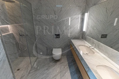 Apartamento T4 para Venda em Aldoar, Foz do Douro e Nevogilde