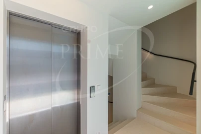 Apartamento T4 para Venda em Aldoar, Foz do Douro e Nevogilde