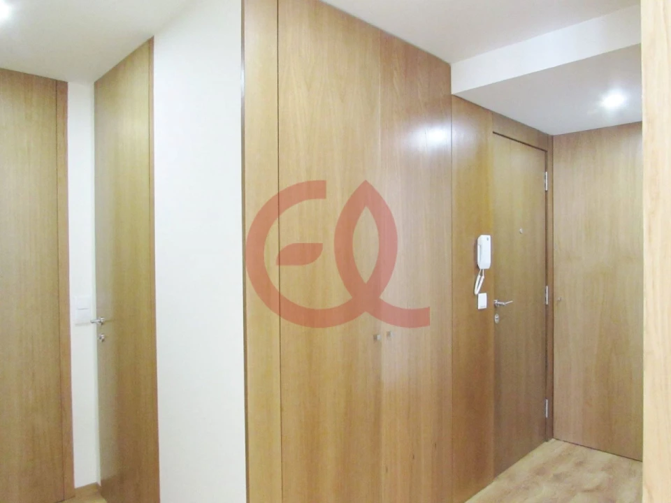 Apartamento T2 para Arrendamento em Santa Maria Maior e Monserrate e Meadela Foto 2
