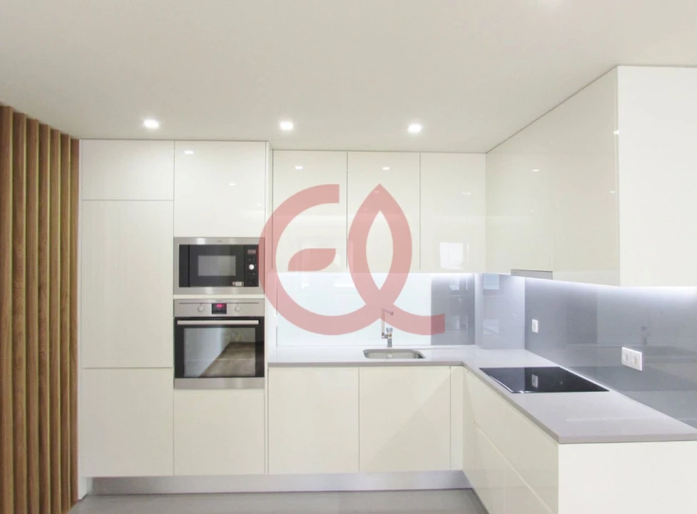 Apartamento T2 para Arrendamento em Santa Maria Maior e Monserrate e Meadela Foto 5