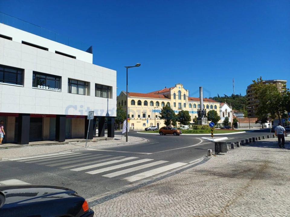 Loja para Venda em Leiria, Pousos, Barreira e Cortes Foto 4