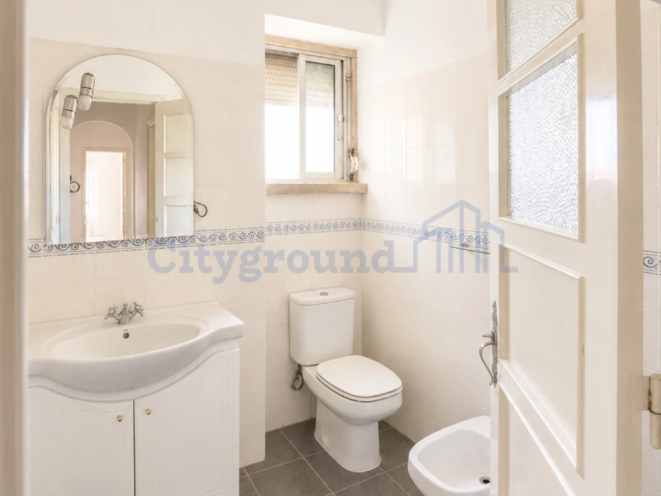 Apartamento T2 para Venda em Ajuda Foto 16