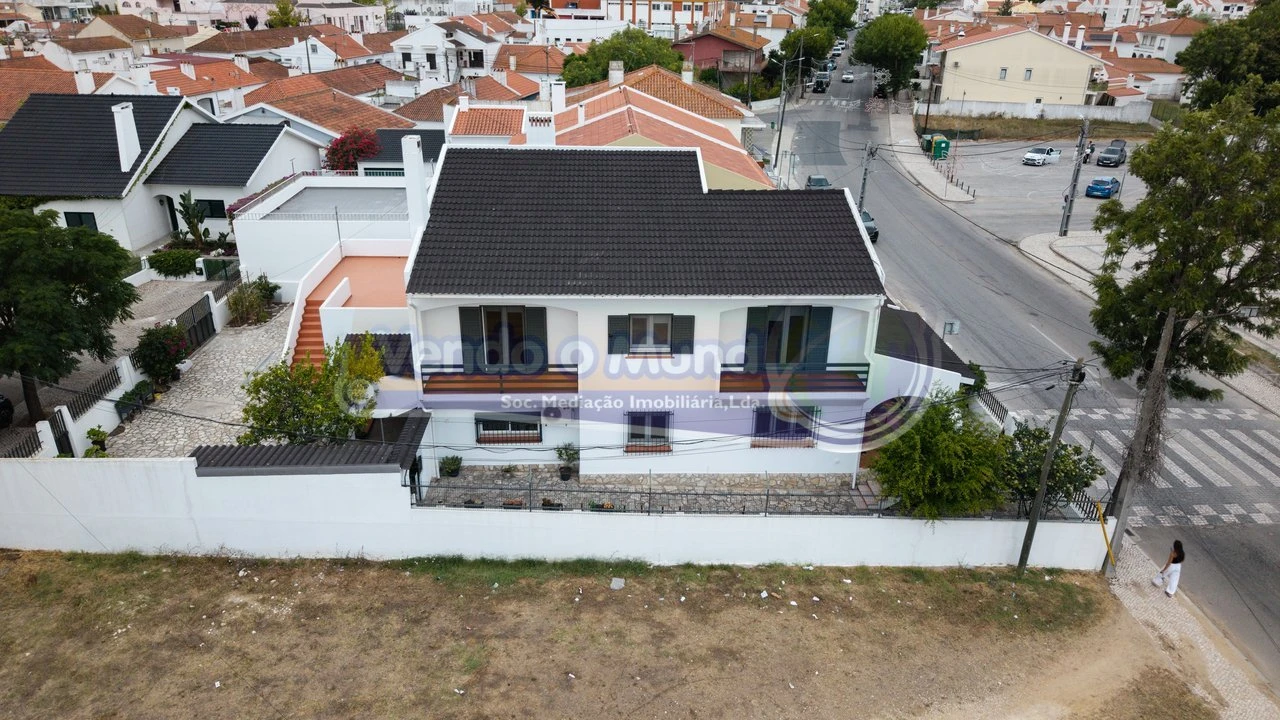 Moradia T6 para Venda em Benavente Foto 1