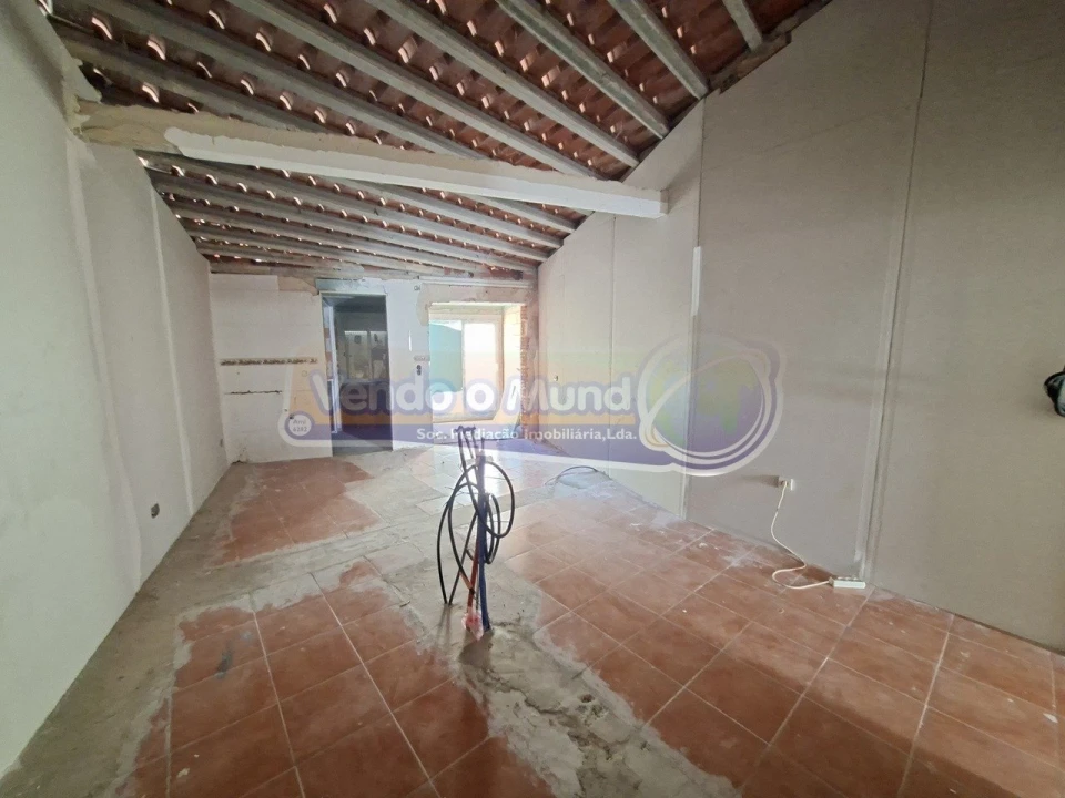 Moradia T1 para Venda em Muge Foto 3