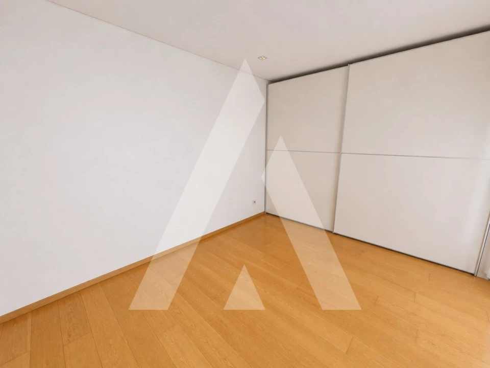 Moradia T4 para Venda em Aradas Foto 32