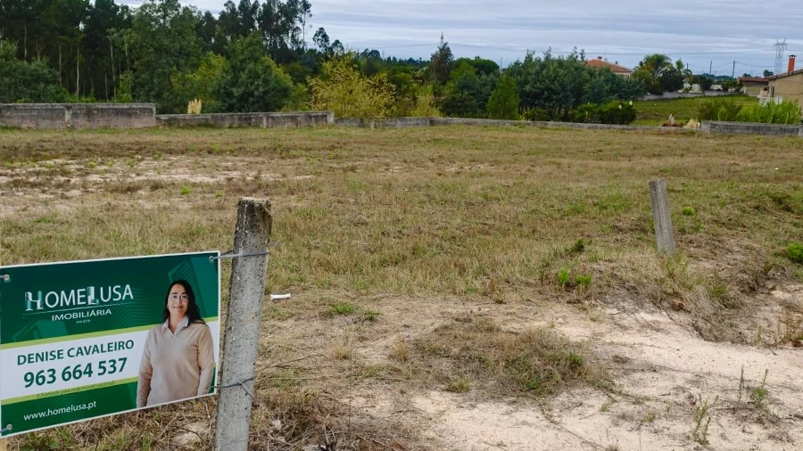 Terreno para Venda em Covões e Camarneira