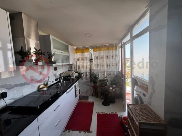 Apartamento T2 para Venda em Laranjeiro e Feijó